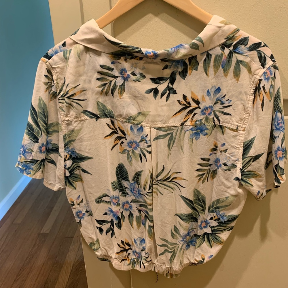 American Eagle Women’s Hawaiian Shirt - Picture 3 of 3